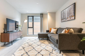 Stylish 2 Bed 2 Bath Apt in BMH City Centre